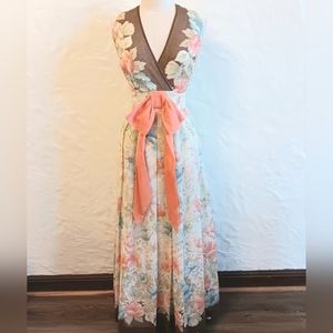 VTG 70s floral boho hippie sundress. Size 7/9. 26" waist.